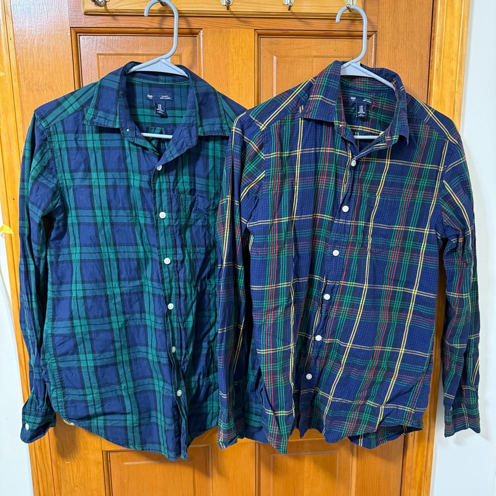 (2) Gap Men's Button Down Plaid Shirts XS 100% cotton Green Navy Classic Fit